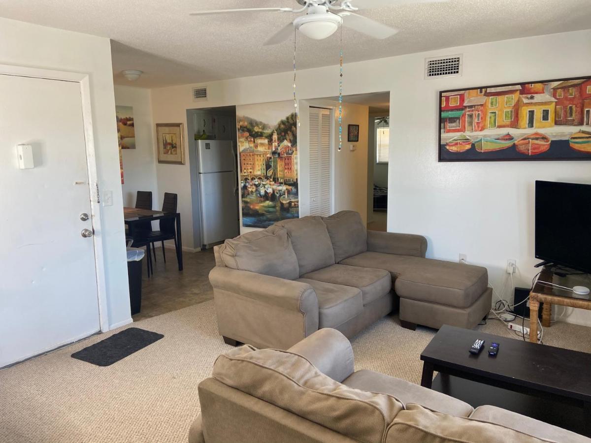 Private Room In A 2 Bedroom 1 Bathroom Shared With Host, On The Beach, Surrounded By Resorts, Only 2 People Max St. Pete Beach Exteriér fotografie