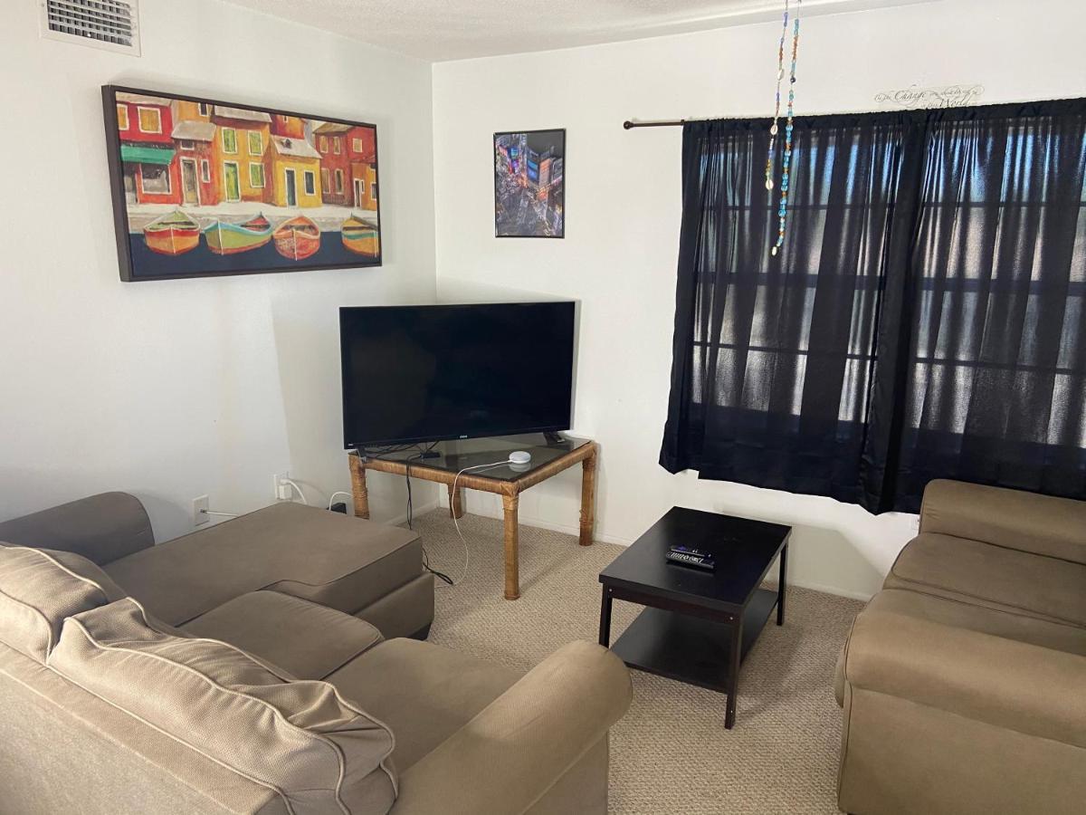 Private Room In A 2 Bedroom 1 Bathroom Shared With Host, On The Beach, Surrounded By Resorts, Only 2 People Max St. Pete Beach Exteriér fotografie